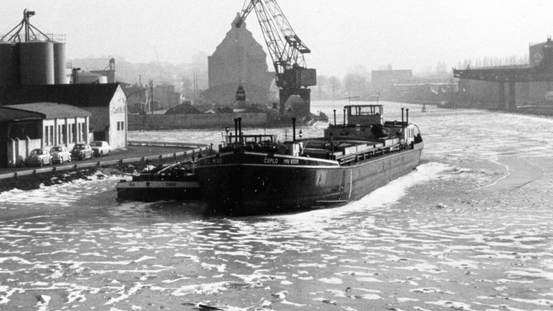 Zugefrorener Hafen Jan 1970