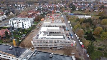 Drohnenansicht auf das Baugelände "Große Eversheide. Im Vordergrund der Rohbau des Wohnhofes 4 im November 2022. © WiO