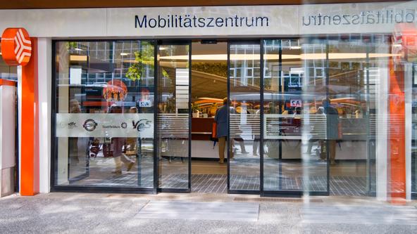 Eingangsbereich des Mobilitätszentrums der Stadtwerke am Neumarkt in Osnabrück