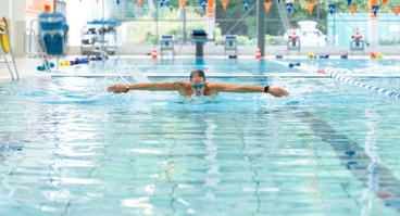 Sportschwimmen in der Sportwelt des Nettebades in Osnabrück