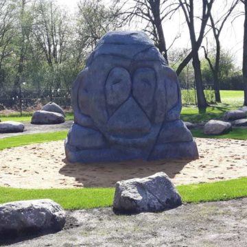 Kletterfelsen im Dschungelpfad