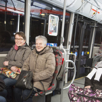 Damenrunde im Bus