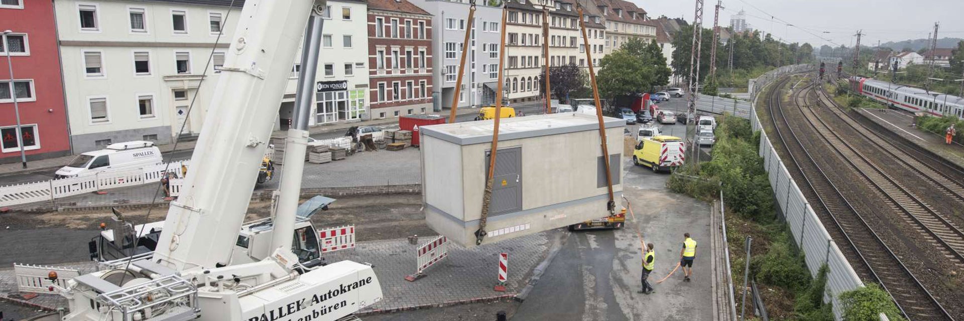 Aufstellen Trafogebäude Hauptbahnhof