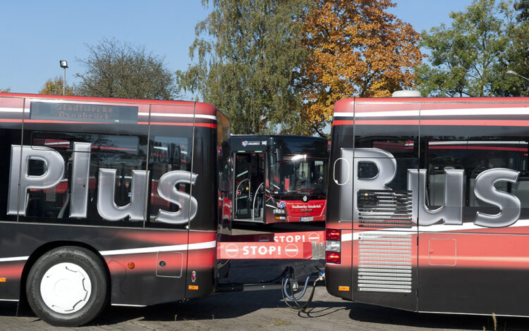 Zuggabel zwischen Bus und Anhänger