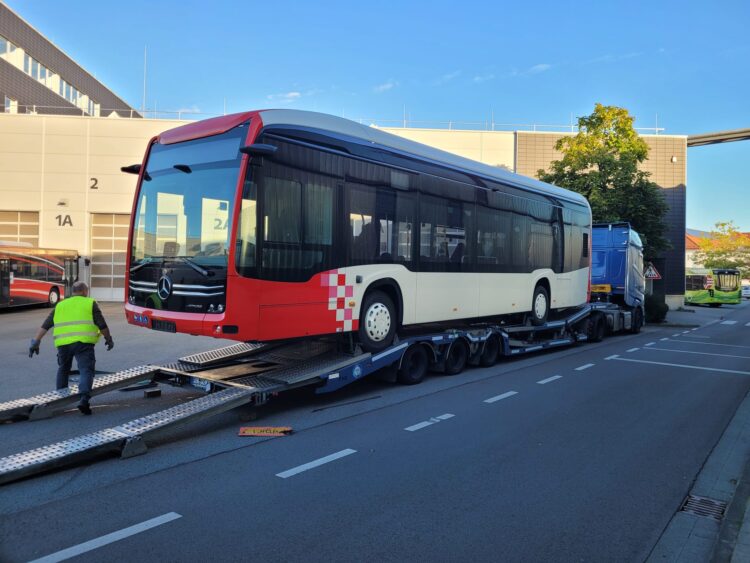 Der E-Citaro wird angeliefert